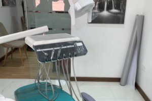 Equipement d&rsquo;un centre de médecine dentaire pour enfants démunis